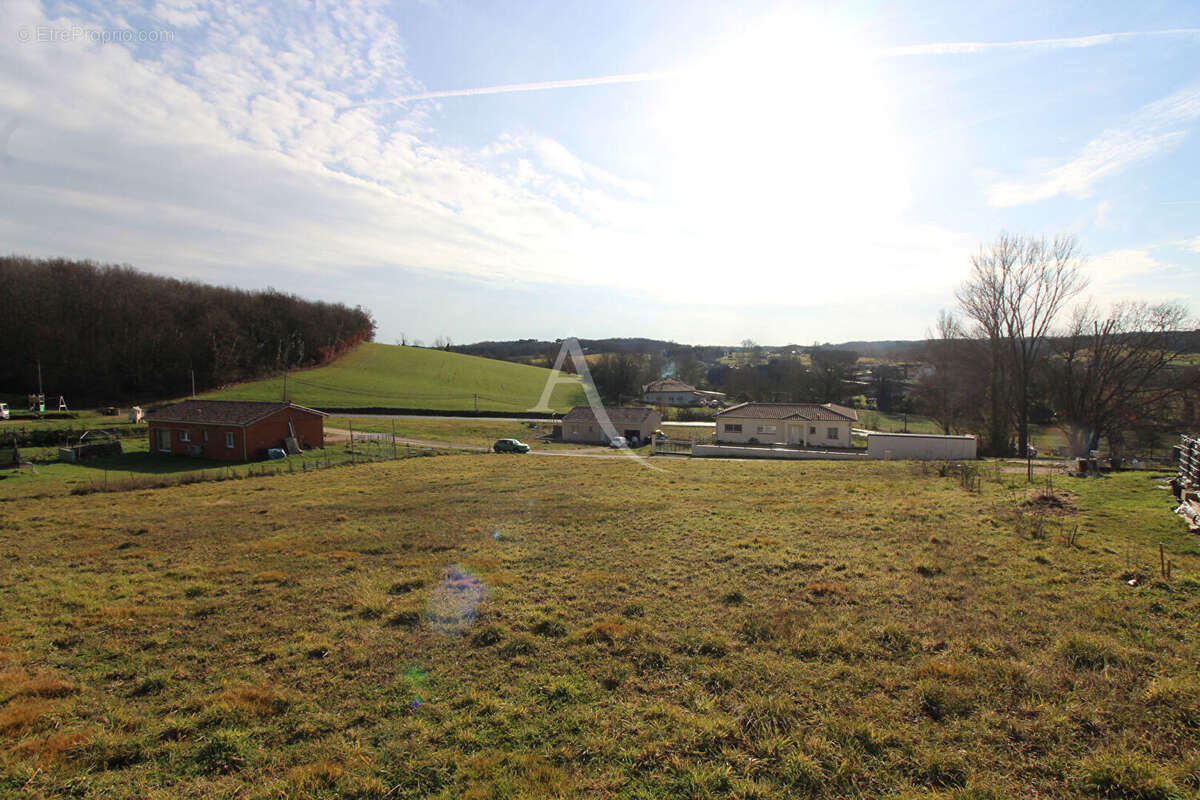 Terrain à VAISSAC