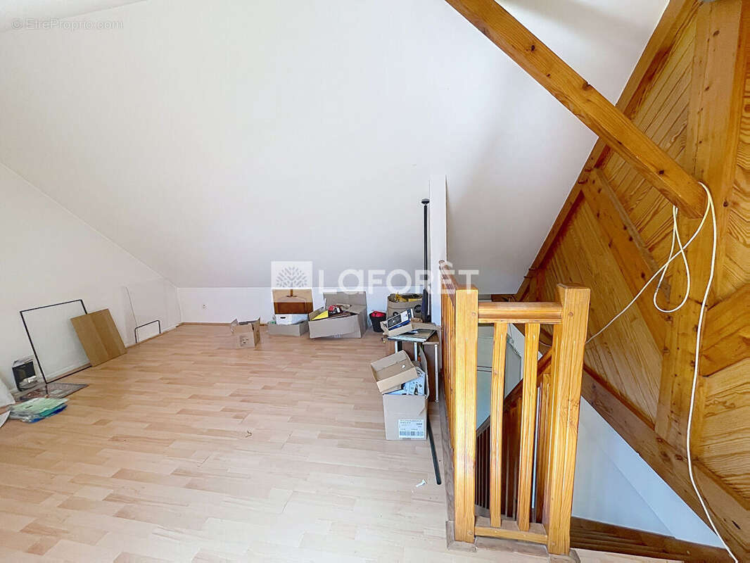 Appartement à SAINT-JEAN-LA-POTERIE