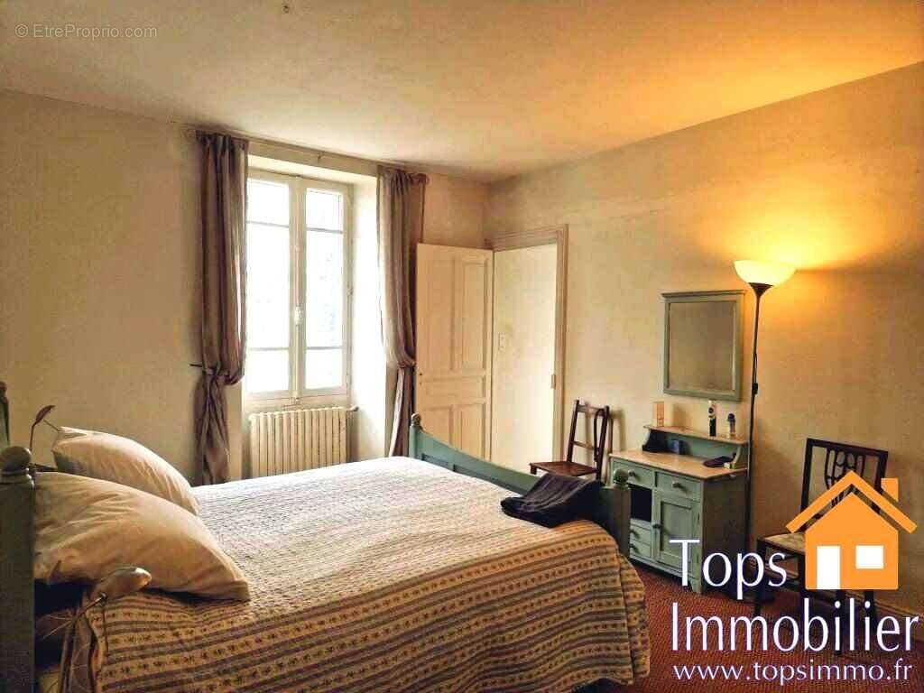 Maison à VAILHOURLES