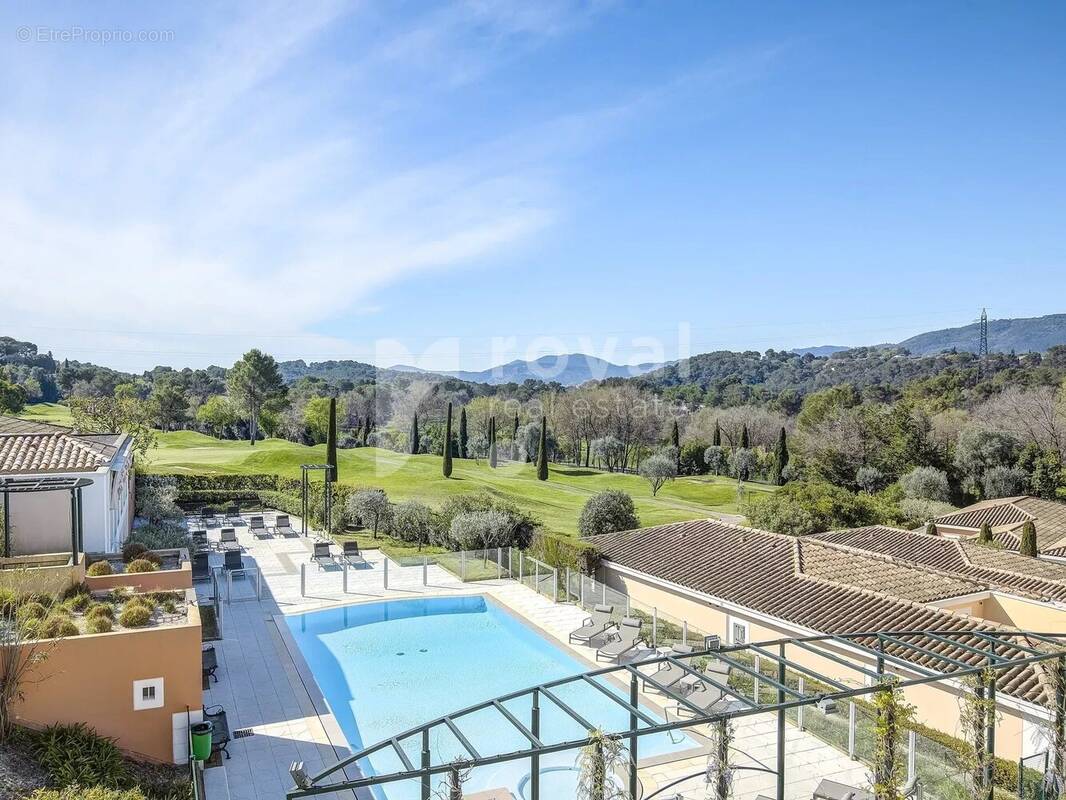 Appartement à MOUGINS