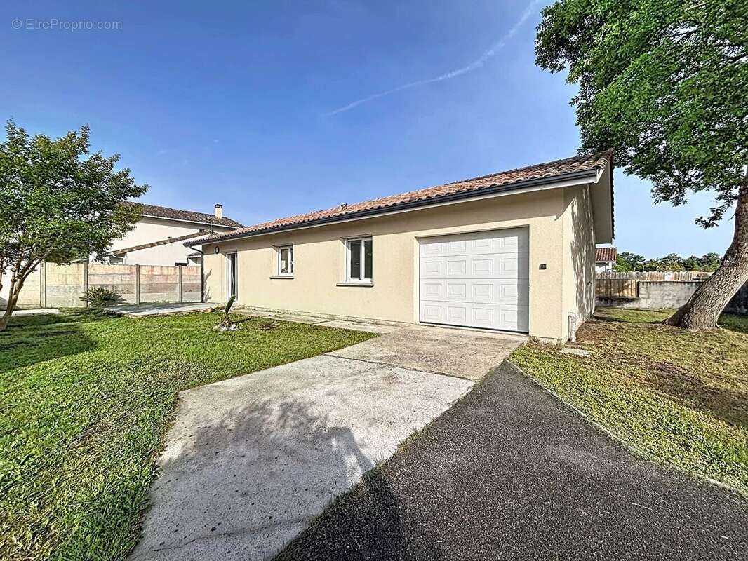 Maison à PARENTIS-EN-BORN