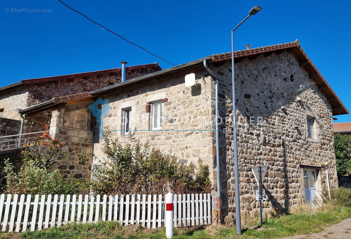 Maison à COUCOURON