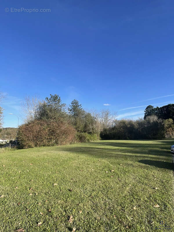 Commerce à SALIES-DE-BEARN