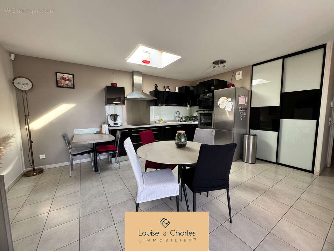 Appartement à RILLIEUX-LA-PAPE