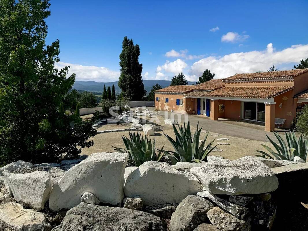 Maison à MONTELIMAR