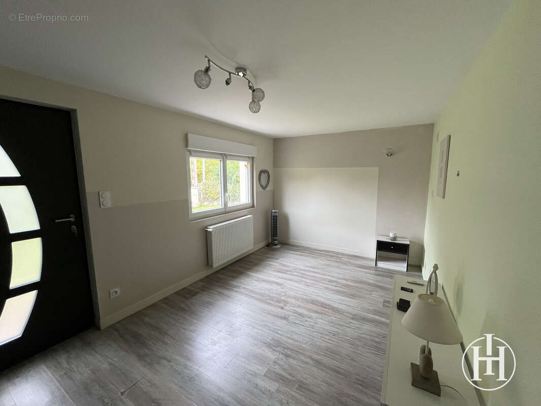 Maison à SAINT-LOUP-DES-CHAUMES