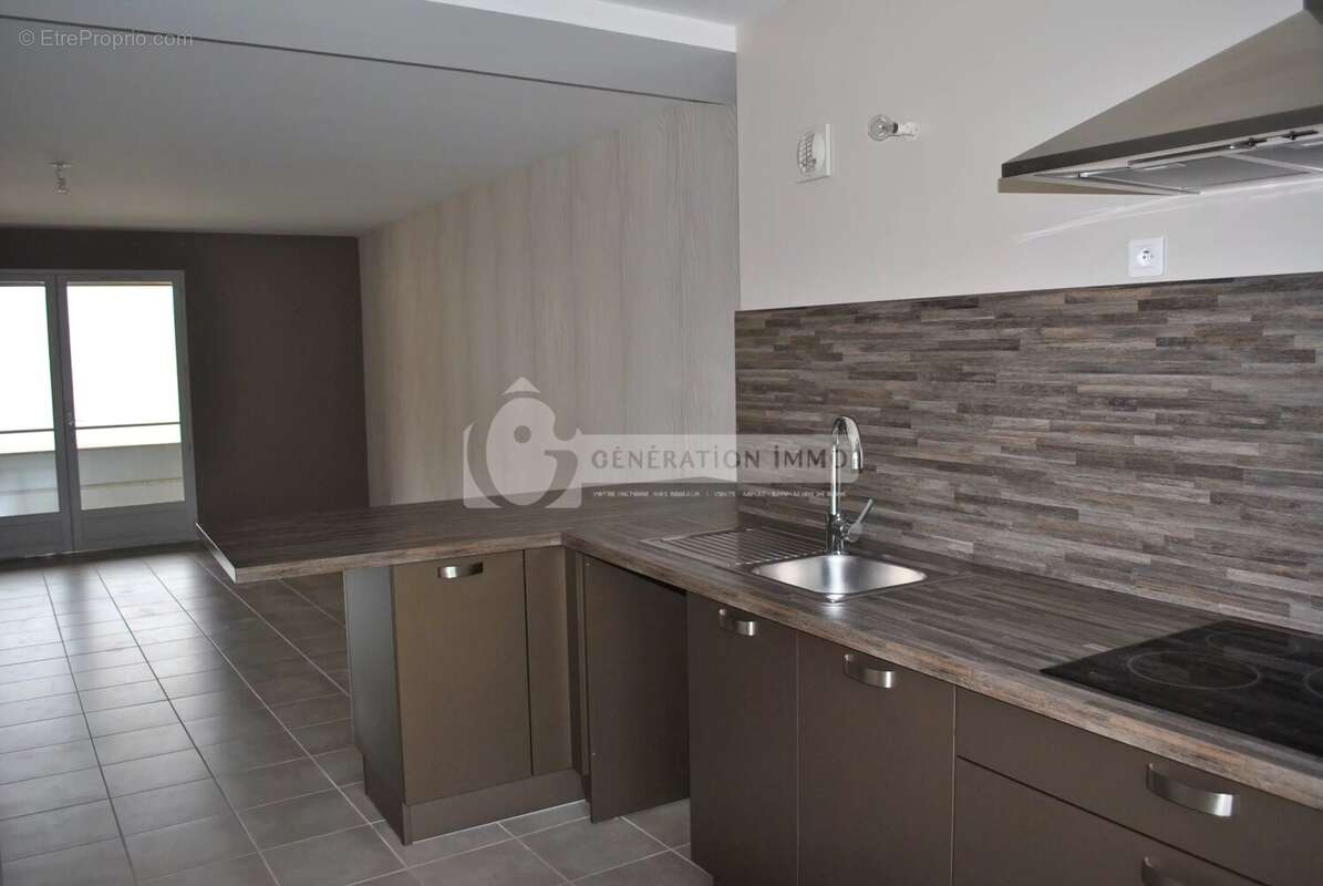 Appartement à FONTVIEILLE
