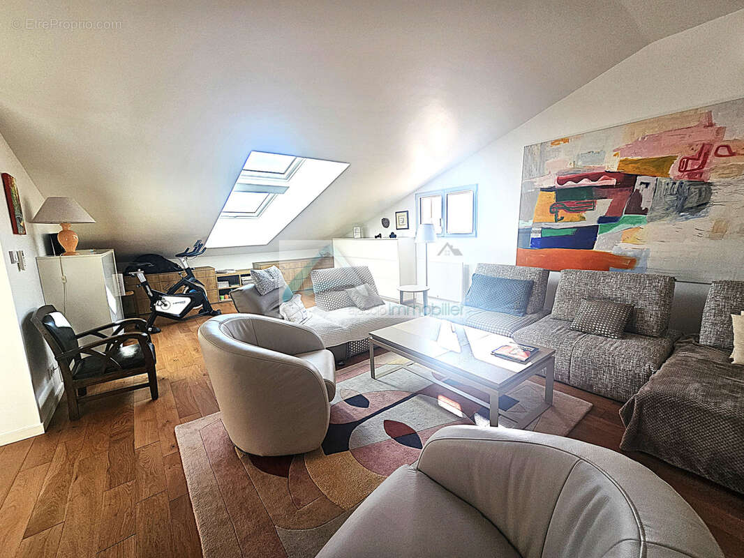 Superbe appartement au DERNIER étage avec vue panoramique - photo 12