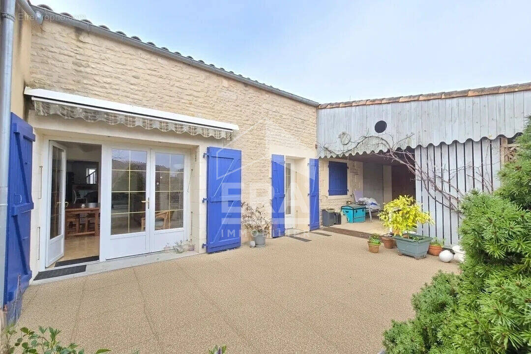 Maison à VERINES