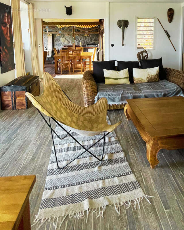 Villa T6 bis à vendre à Saint-Leu   Piscine  Vue océan - photo 6