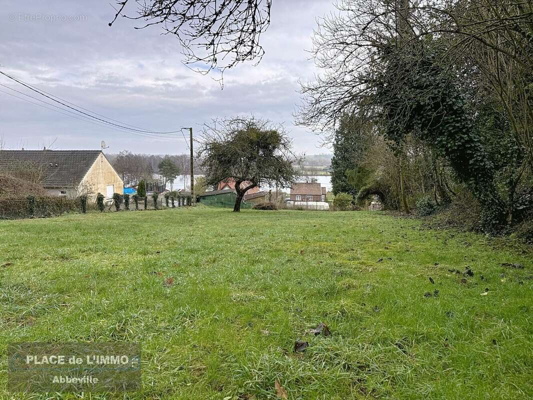 Terrain à MAREUIL-CAUBERT