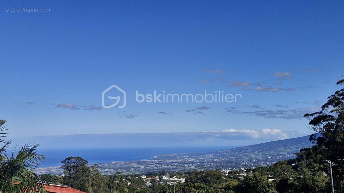 Terrain à SAINT-PIERRE