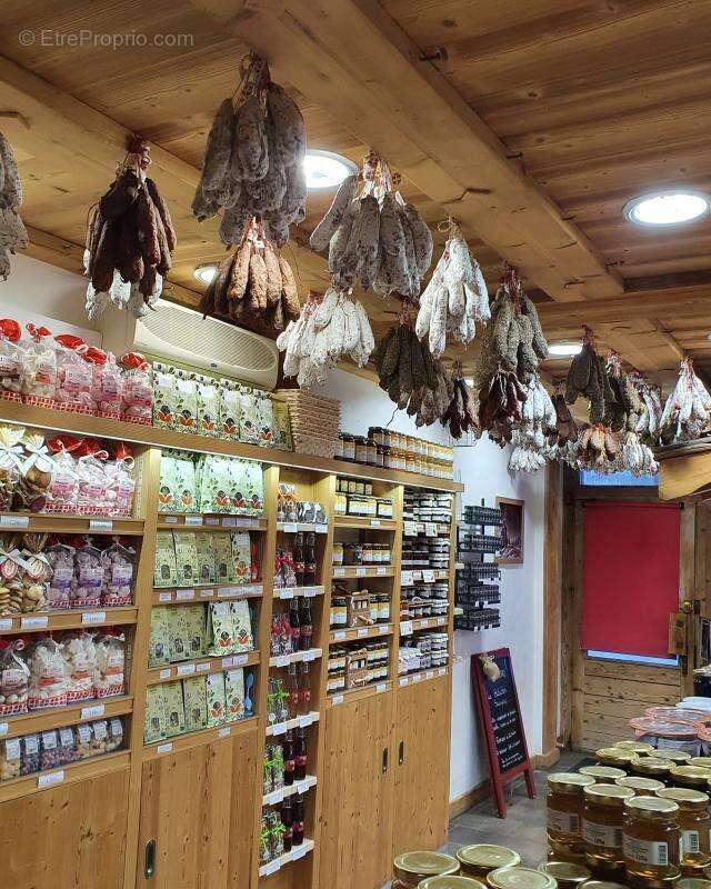 Commerce à NOTRE-DAME-DE-BELLECOMBE