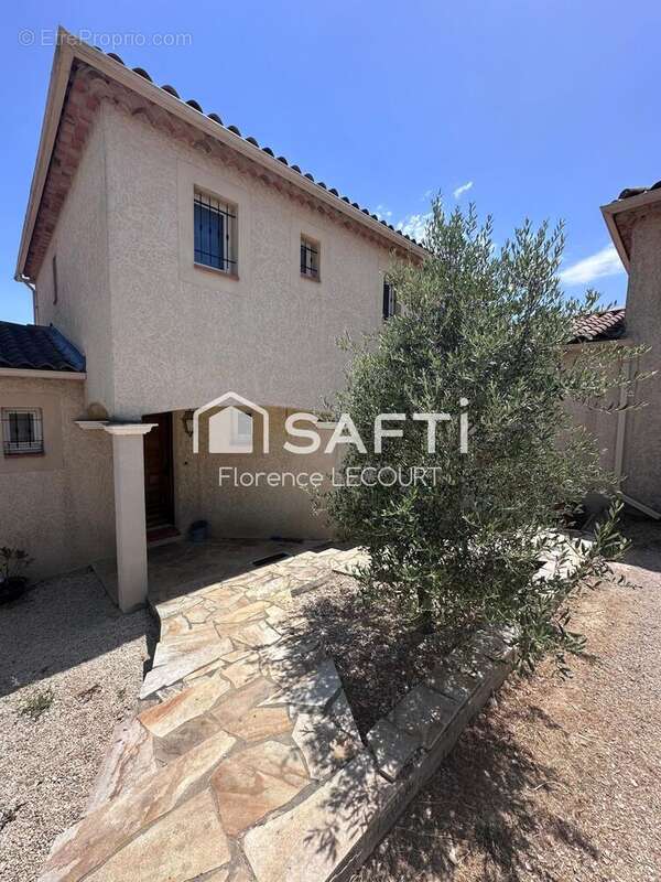Maison 186 m² à Saint-Maximin-La-Sainte-Baume  - photo 2