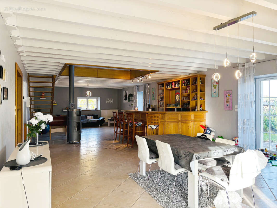 Maison à LONGCHAMPS-SUR-AIRE