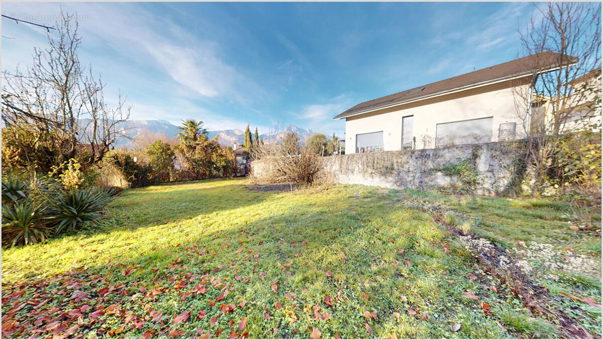 Terrain à VILLARD-BONNOT