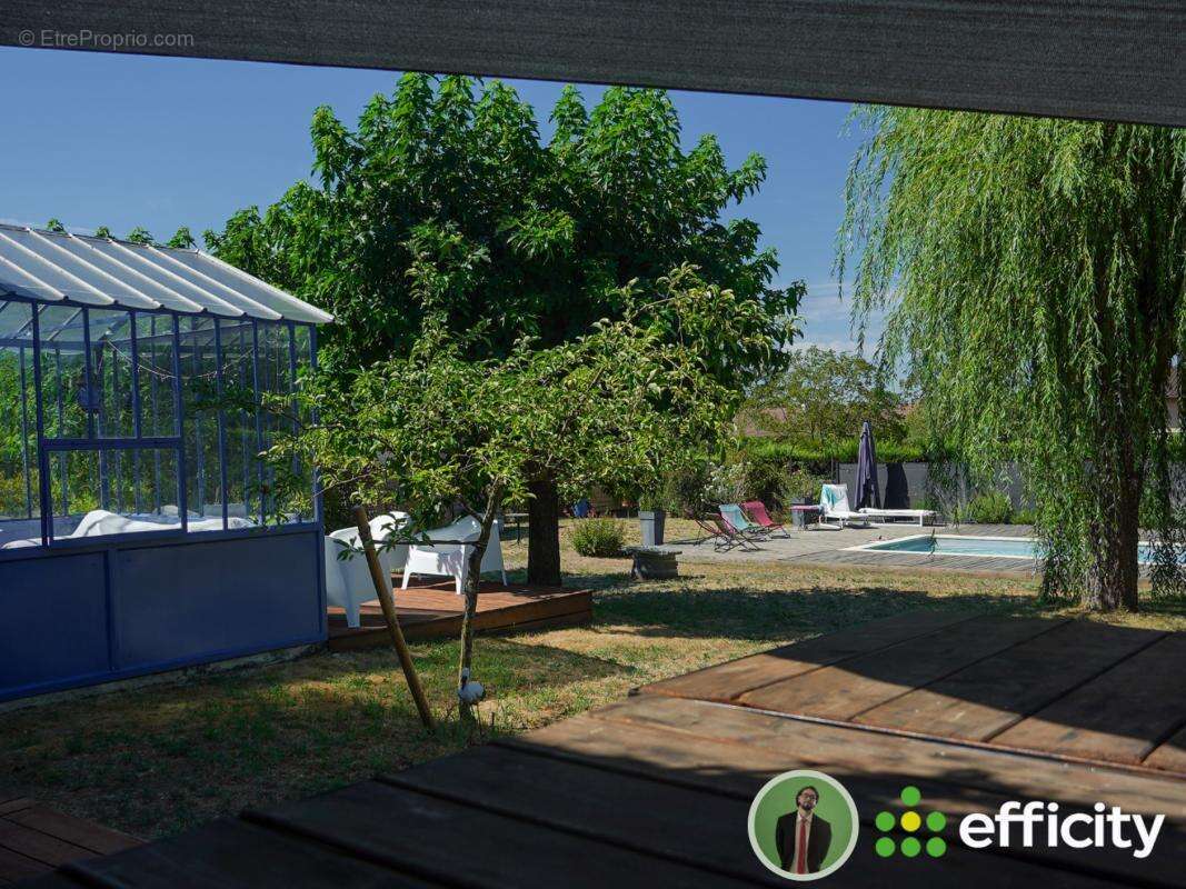 Maison 230 m² à Montmerle-Sur-Saone  - photo 22