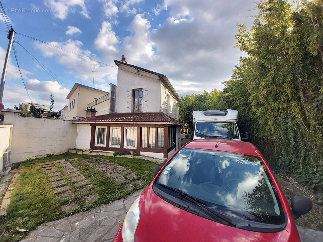 Maison à VILLEMOMBLE