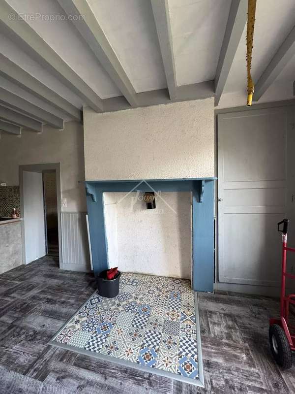 Maison à PARAY-LE-FRESIL