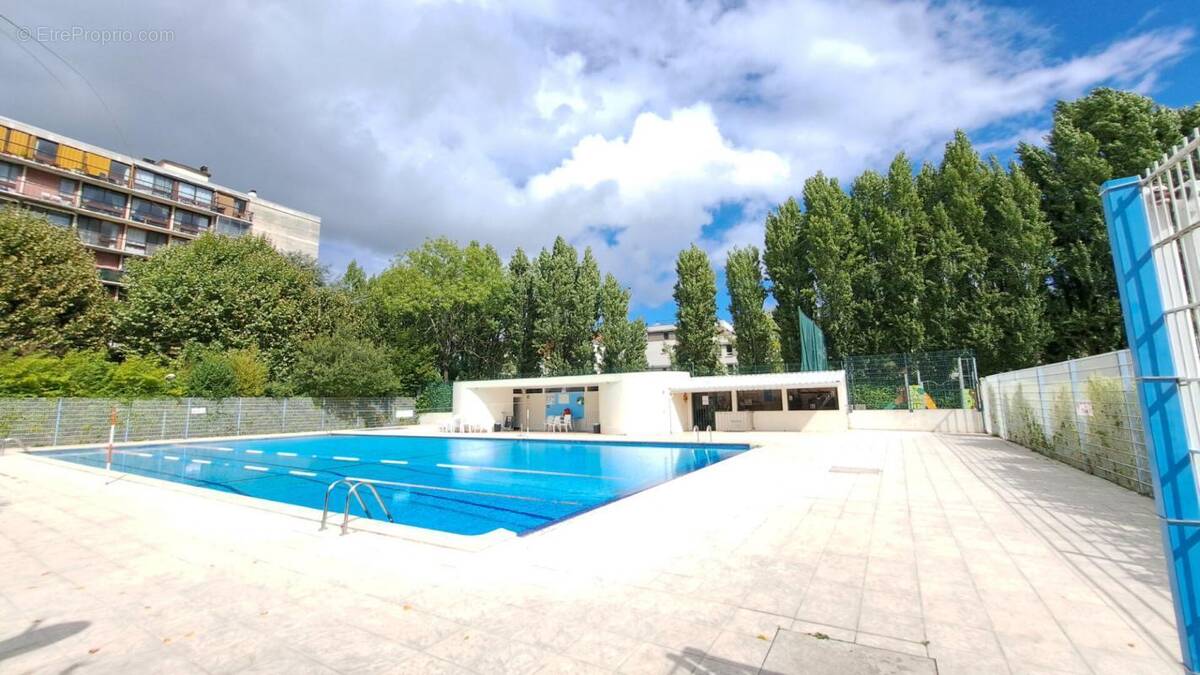 Appartement à FONTENAY-LE-FLEURY