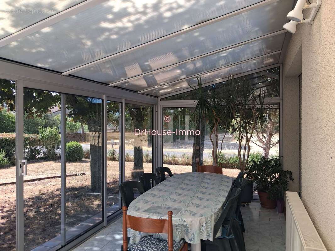 Maison 131 m² à Coulon  - photo 2
