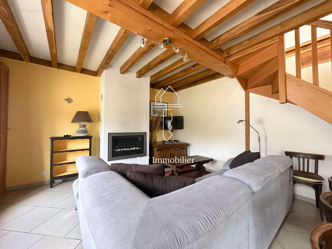 Maison 100 m² à Estreelles  - photo 8