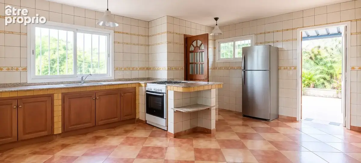 Maison 5 pièces 96 m² à vendre à Saint-Denis (97417) - photo 3