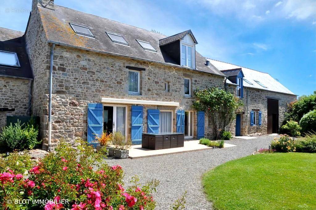 Maison à MONT-DOL