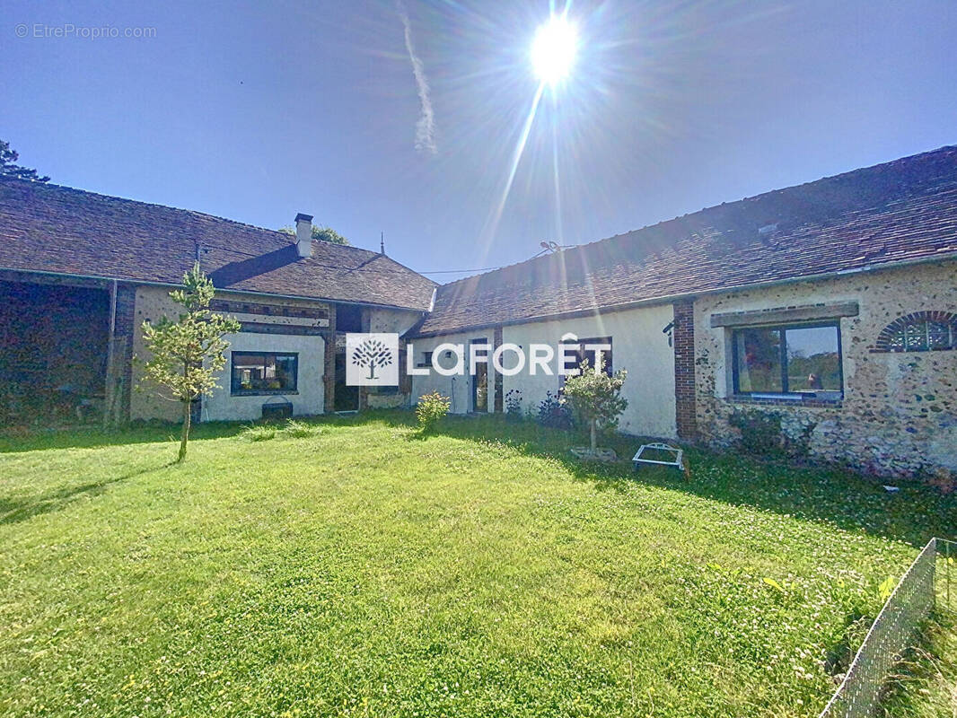 Maison à CRUCEY-VILLAGES