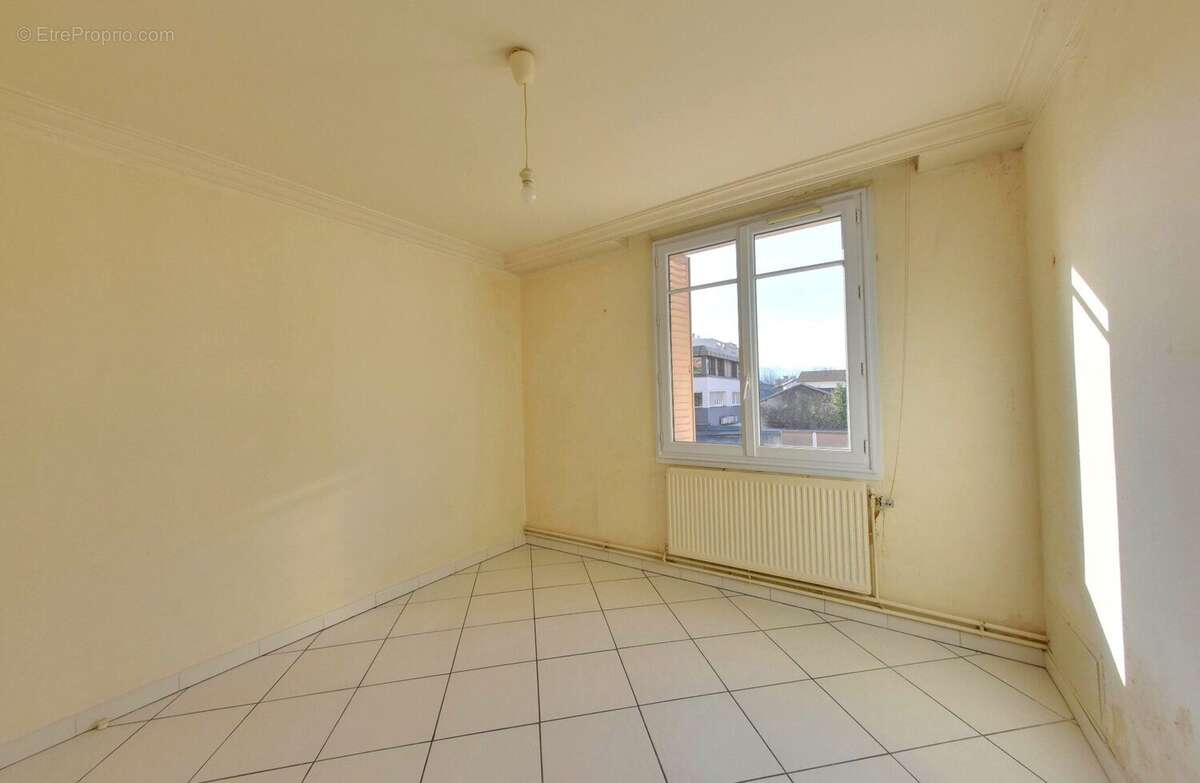 Appartement 91 m² à Fontaine  - photo 6