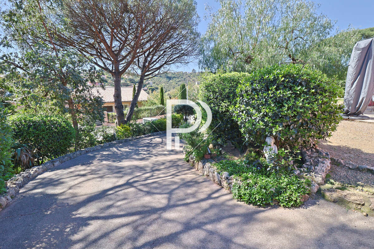 Maison à ROQUEBRUNE-SUR-ARGENS