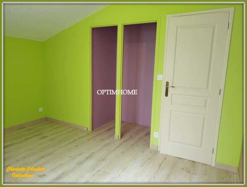 Maison à LA ROCHE-CHALAIS