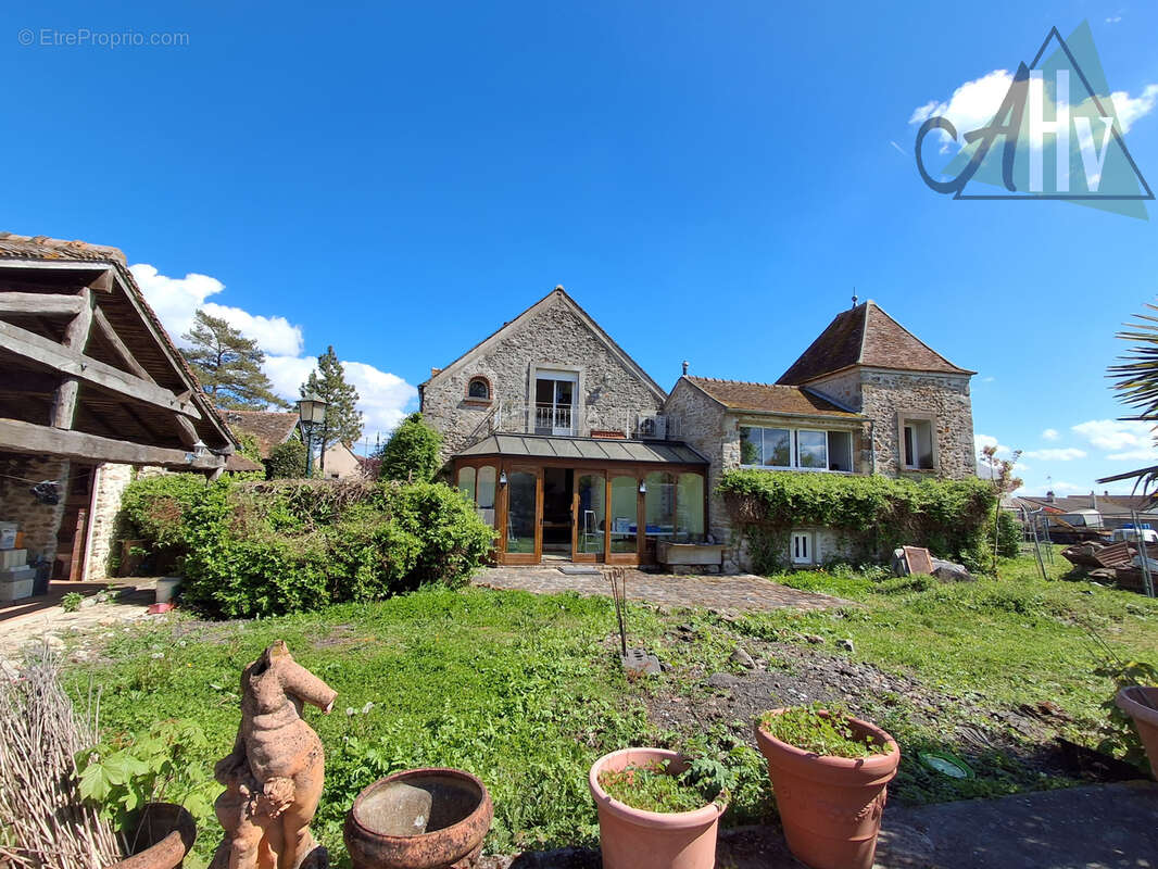 Maison à GRANDPUITS-BAILLY-CARROIS