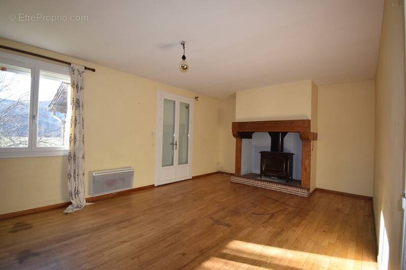 Maison à TOUR-DE-FAURE