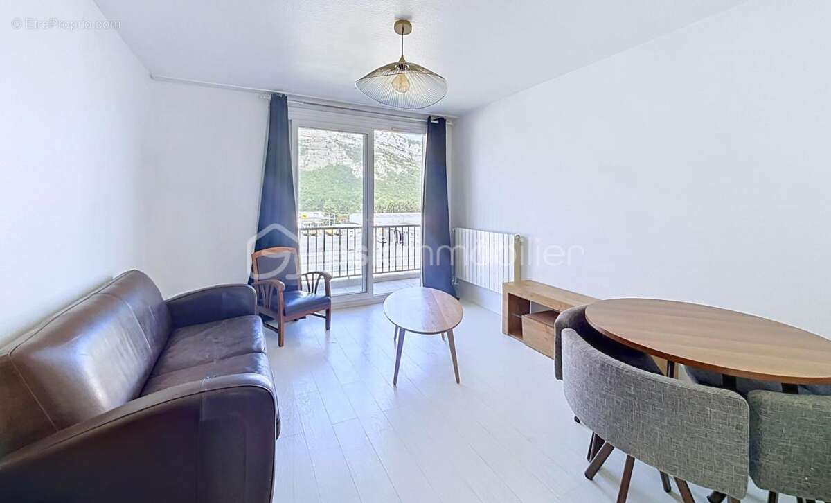Appartement à LE PONT-DE-CLAIX