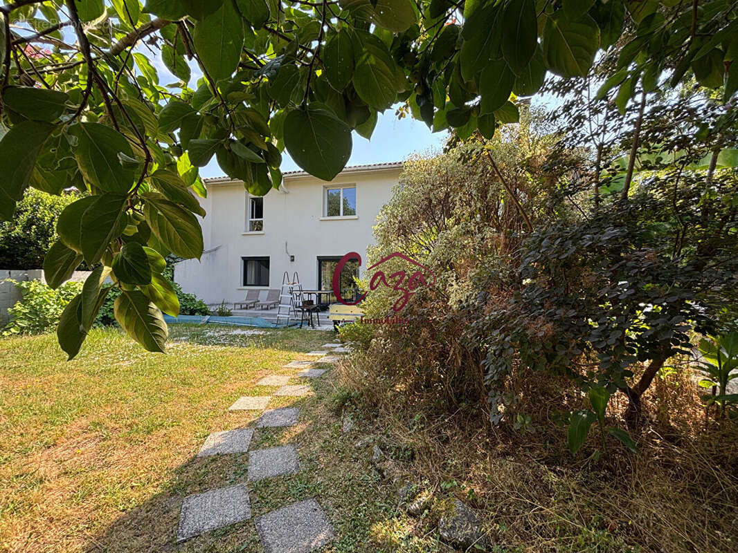 Maison en pierre 148m² - Fargues-Saint-Hilaire - photo 7