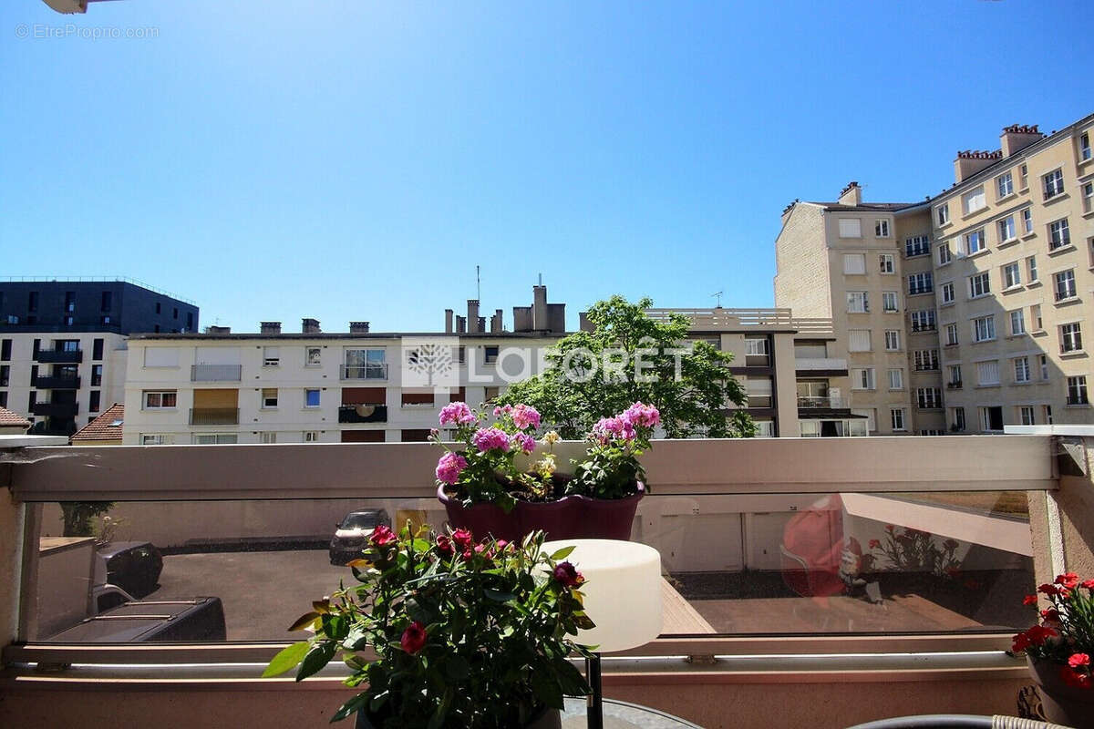 Appartement à COURBEVOIE