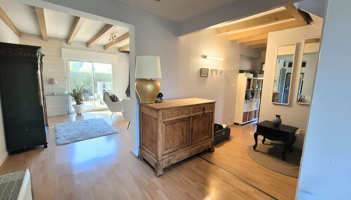 Maison à REIGNIER