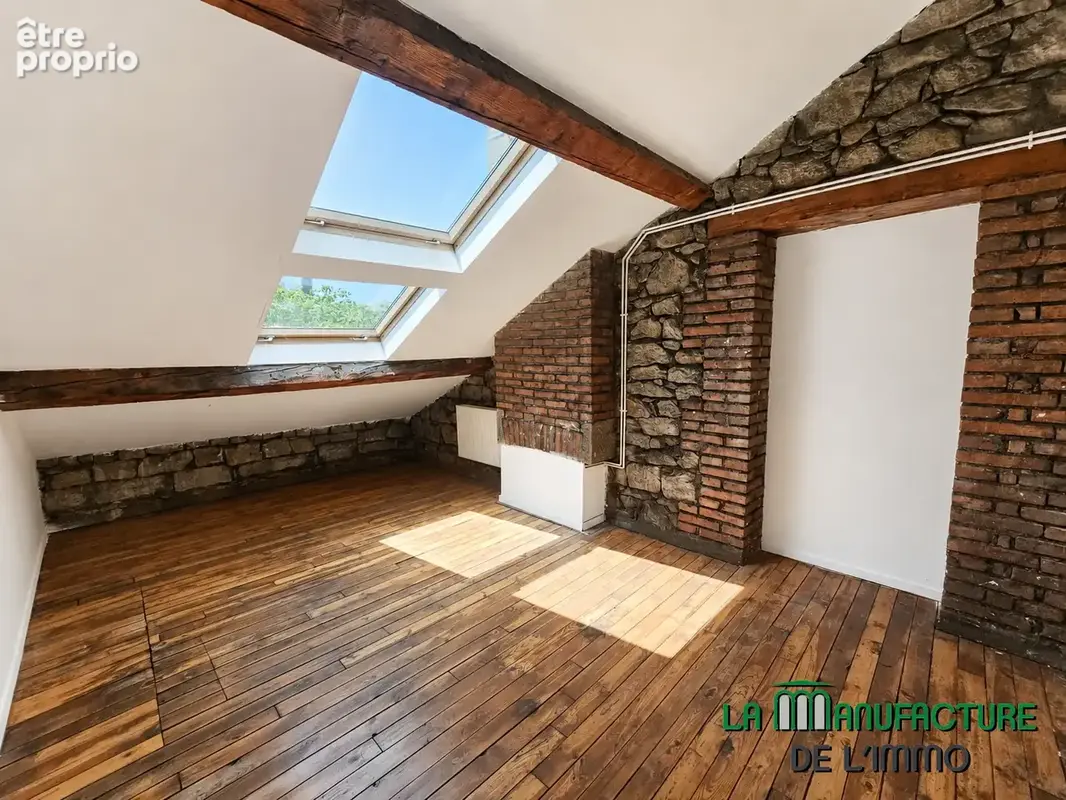 Appartement de type f3 de caractere 71,01 m2 carrez (109,91 m2 au sol) + terrasse - prox. chateaucreux - ideal - photo 9