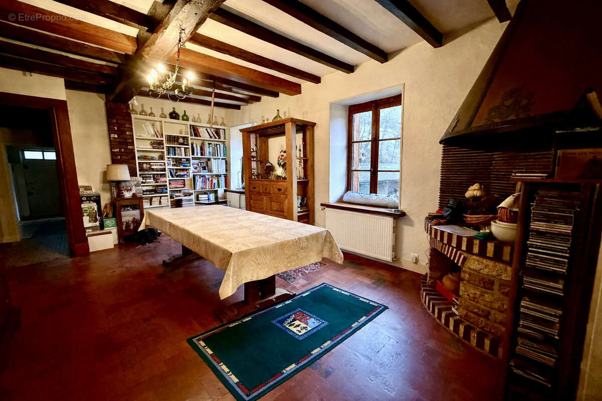 Maison à AVALLON