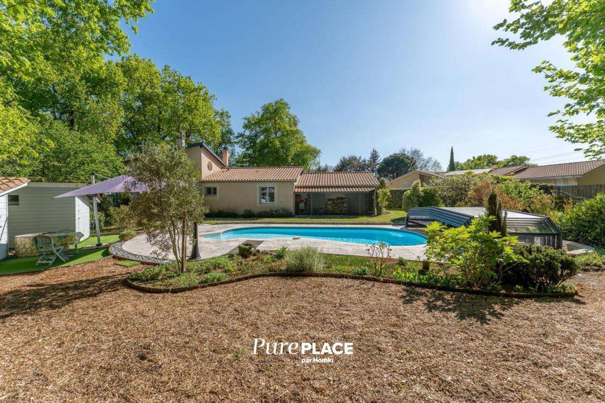 Maison à AMBARES-ET-LAGRAVE