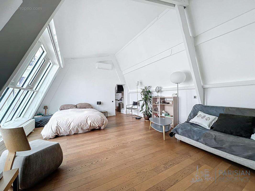 Appartement à NEUILLY-SUR-SEINE