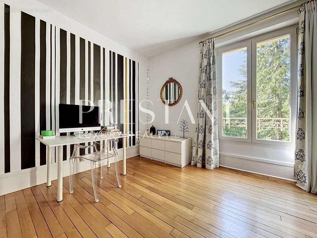 Maison à SAINT-REMY-LES-CHEVREUSE