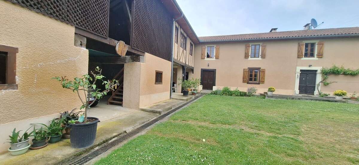 Maison à TRIE-SUR-BAISE