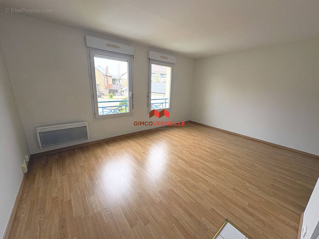 Appartement à VOISINS-LE-BRETONNEUX