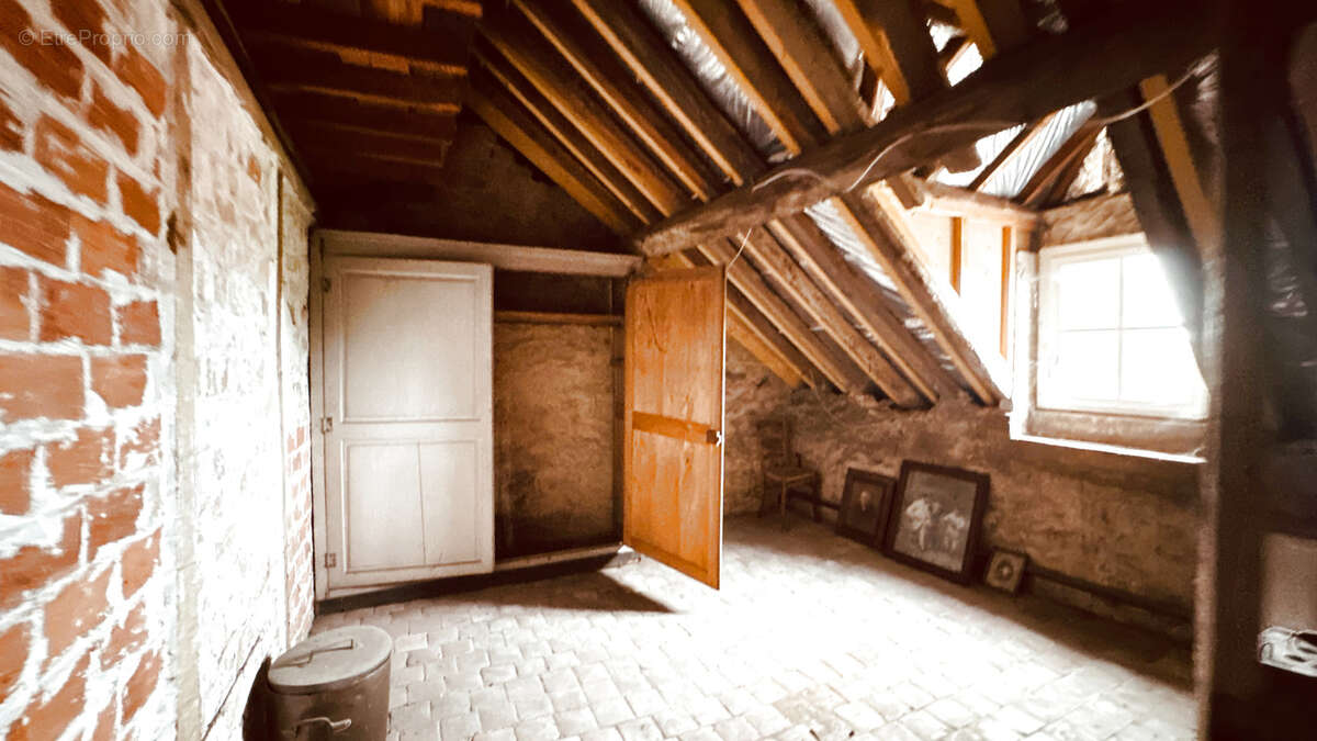 Maison à AVALLON