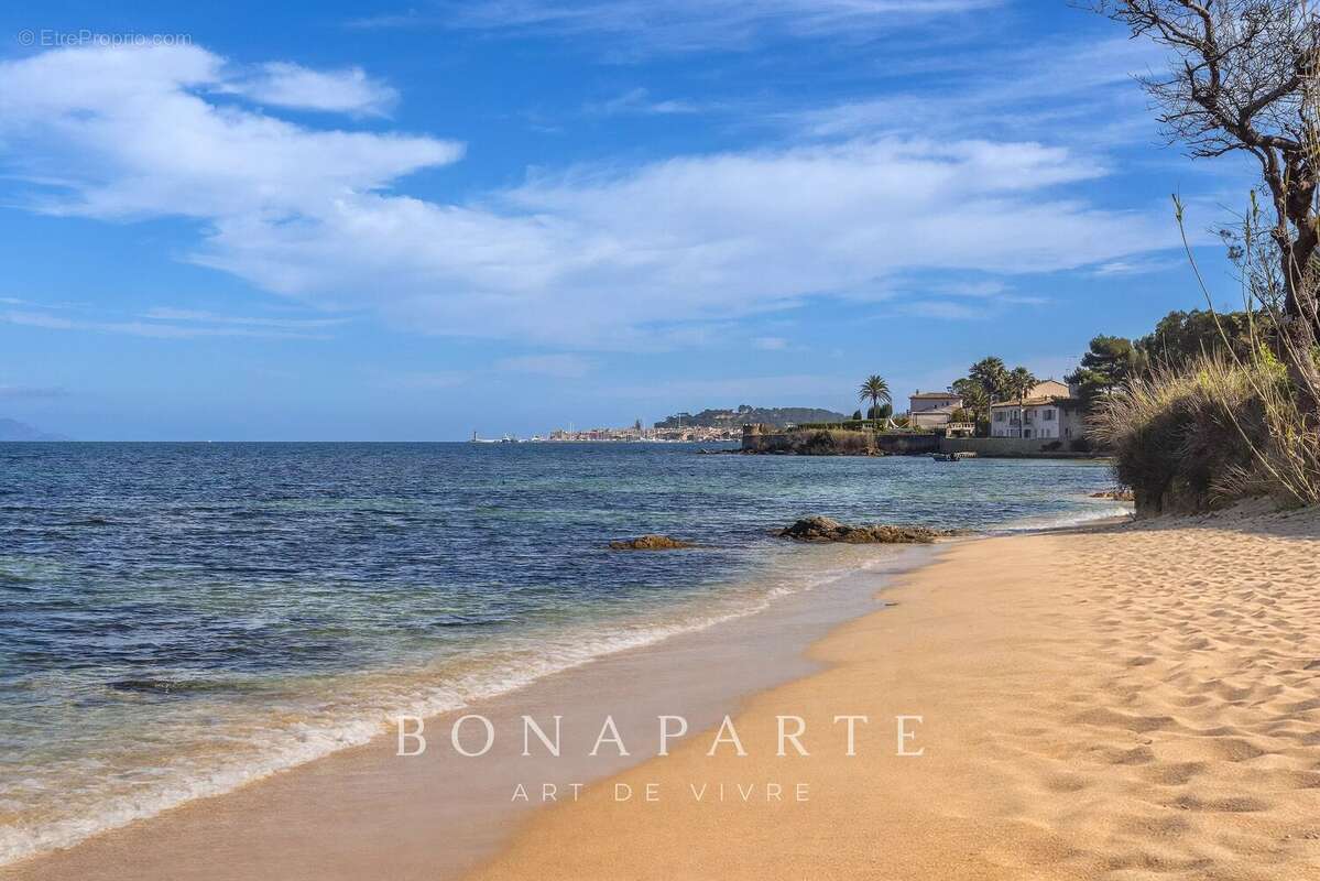 SAINT-TROPEZ GASSIN Exclusivité : Superbe villa-appartement en duplex avec vue mer exceptionnelle - photo 3