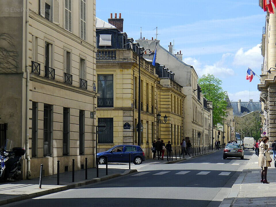 Appartement à PARIS-7E