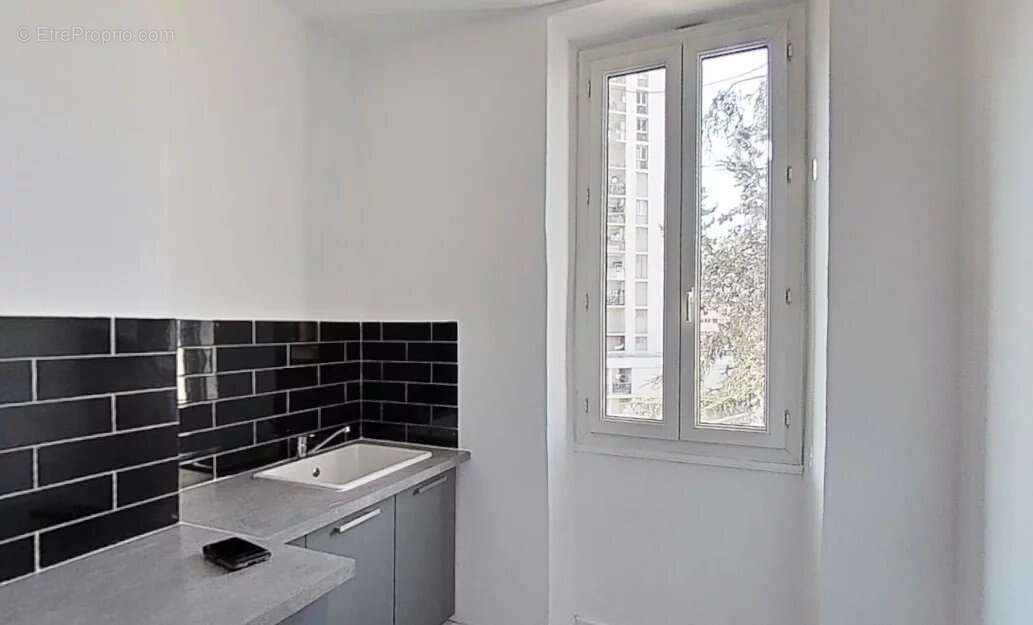 Appartement à MARSEILLE-3E