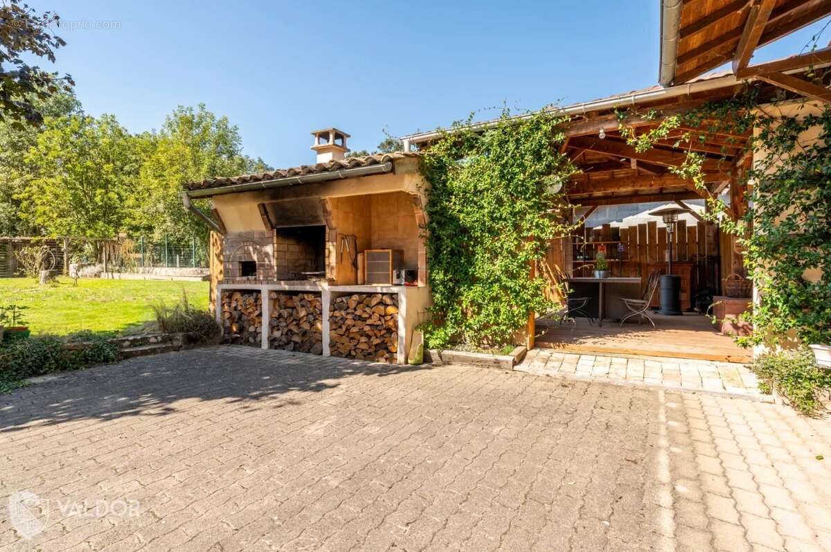 Maison à JASSANS-RIOTTIER